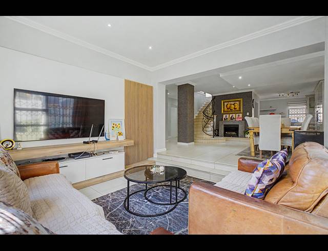 5 BEDROOM HOUSE FOR SALE IN BEVERLEY